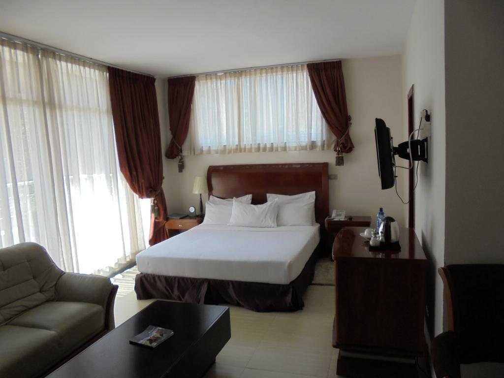 Aphrodite International Hotel Адис Абеба Екстериор снимка