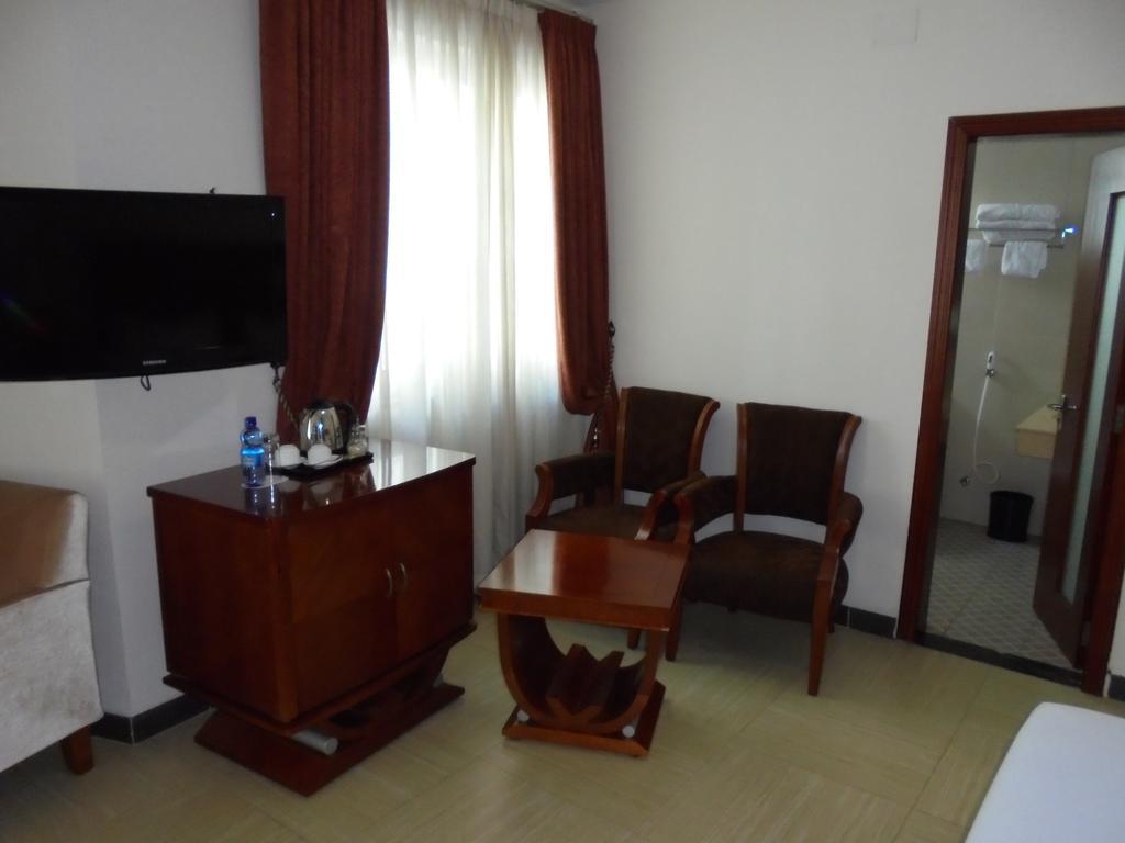 Aphrodite International Hotel Адис Абеба Екстериор снимка