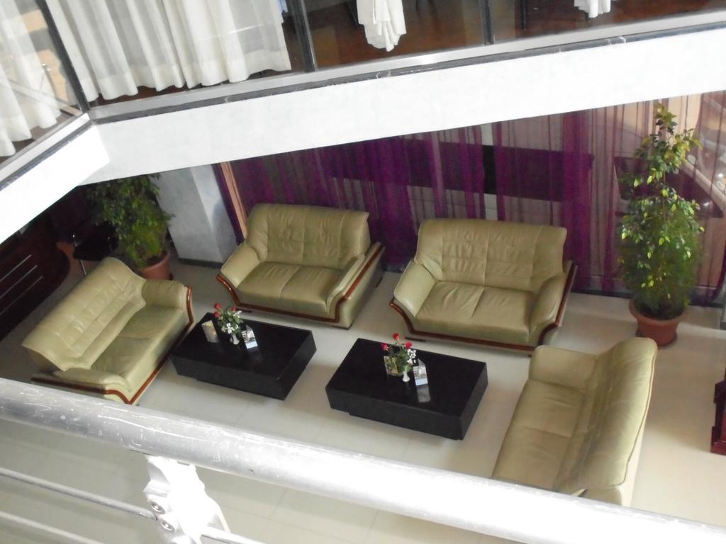 Aphrodite International Hotel Адис Абеба Екстериор снимка
