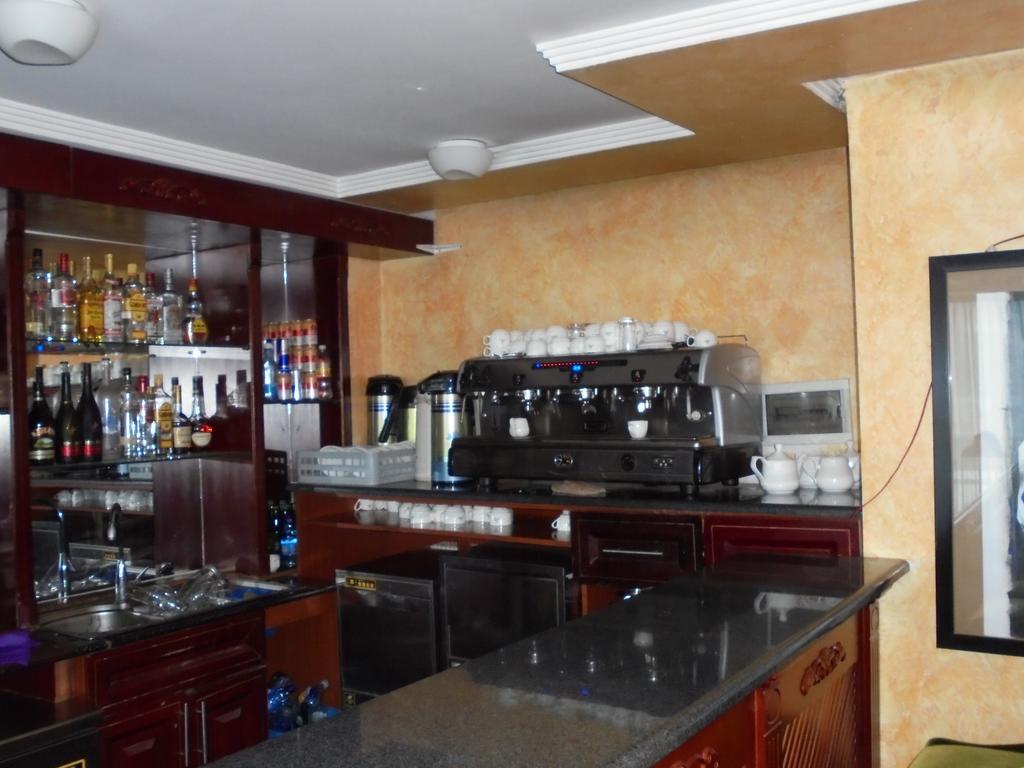 Aphrodite International Hotel Адис Абеба Екстериор снимка