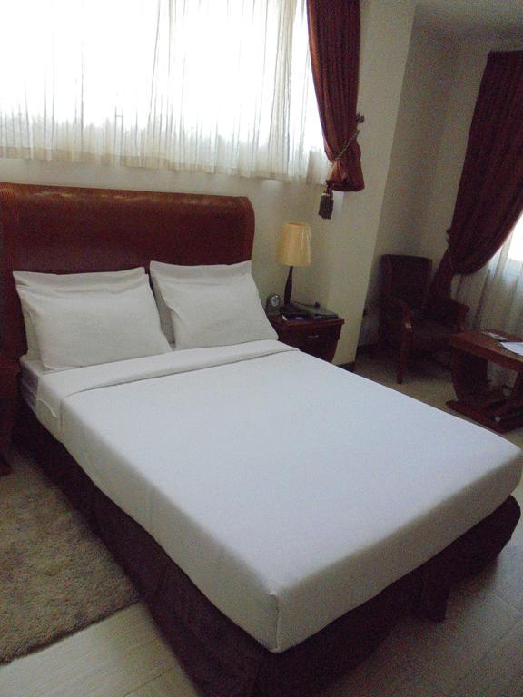 Aphrodite International Hotel Адис Абеба Екстериор снимка