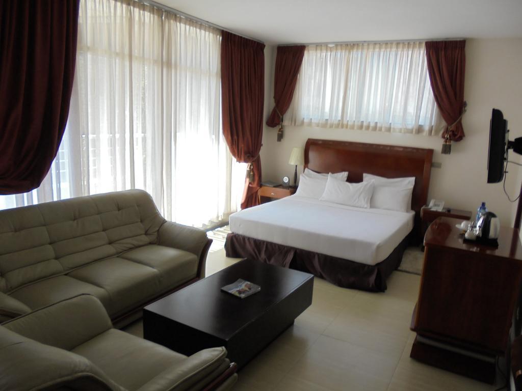 Aphrodite International Hotel Адис Абеба Екстериор снимка