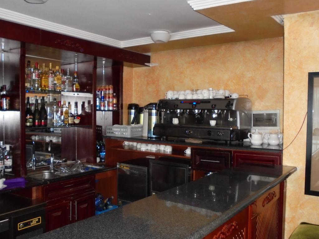 Aphrodite International Hotel Адис Абеба Екстериор снимка