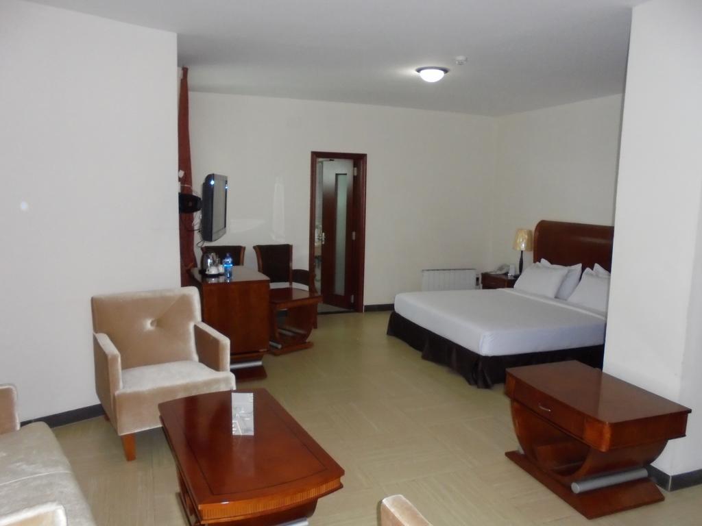 Aphrodite International Hotel Адис Абеба Екстериор снимка
