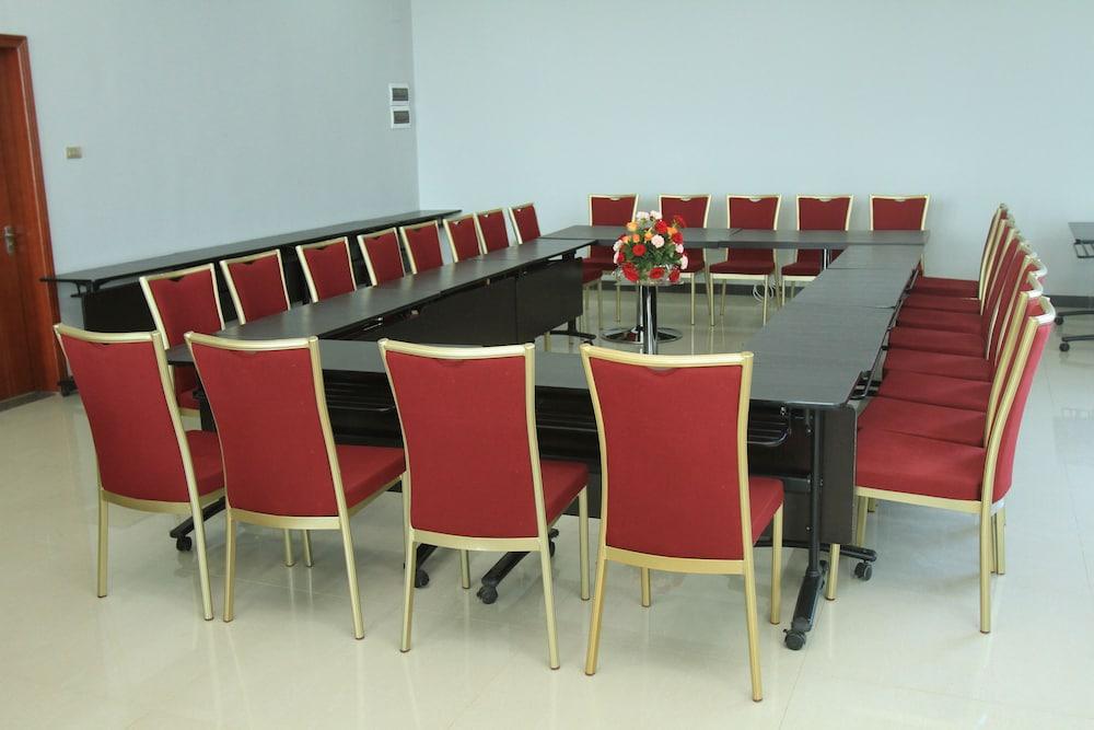 Aphrodite International Hotel Адис Абеба Екстериор снимка